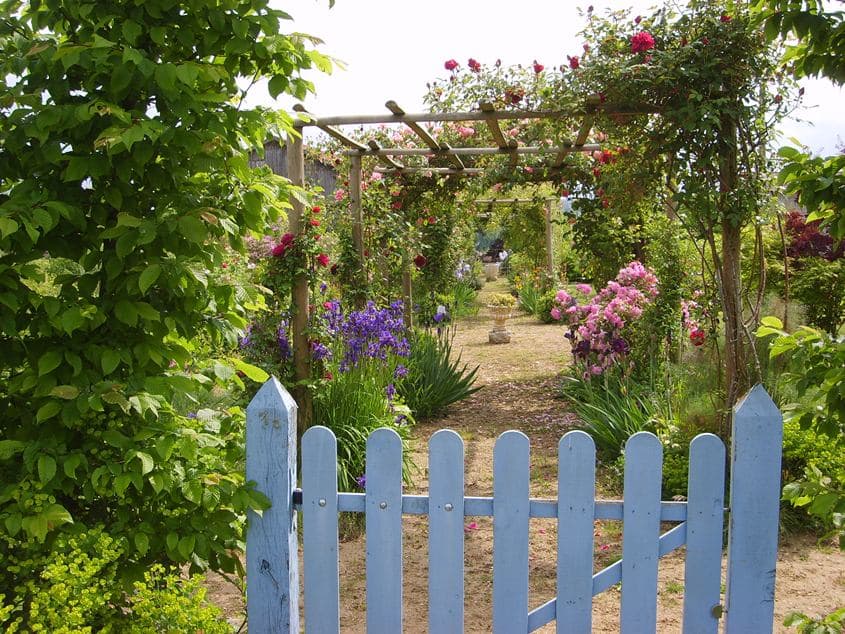 Jardin de Mireille Auriac sur Dropt Duras (16) dim SIRTAQUI