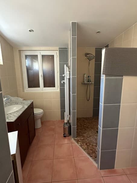 La Maison Fleurie (salle de bain)