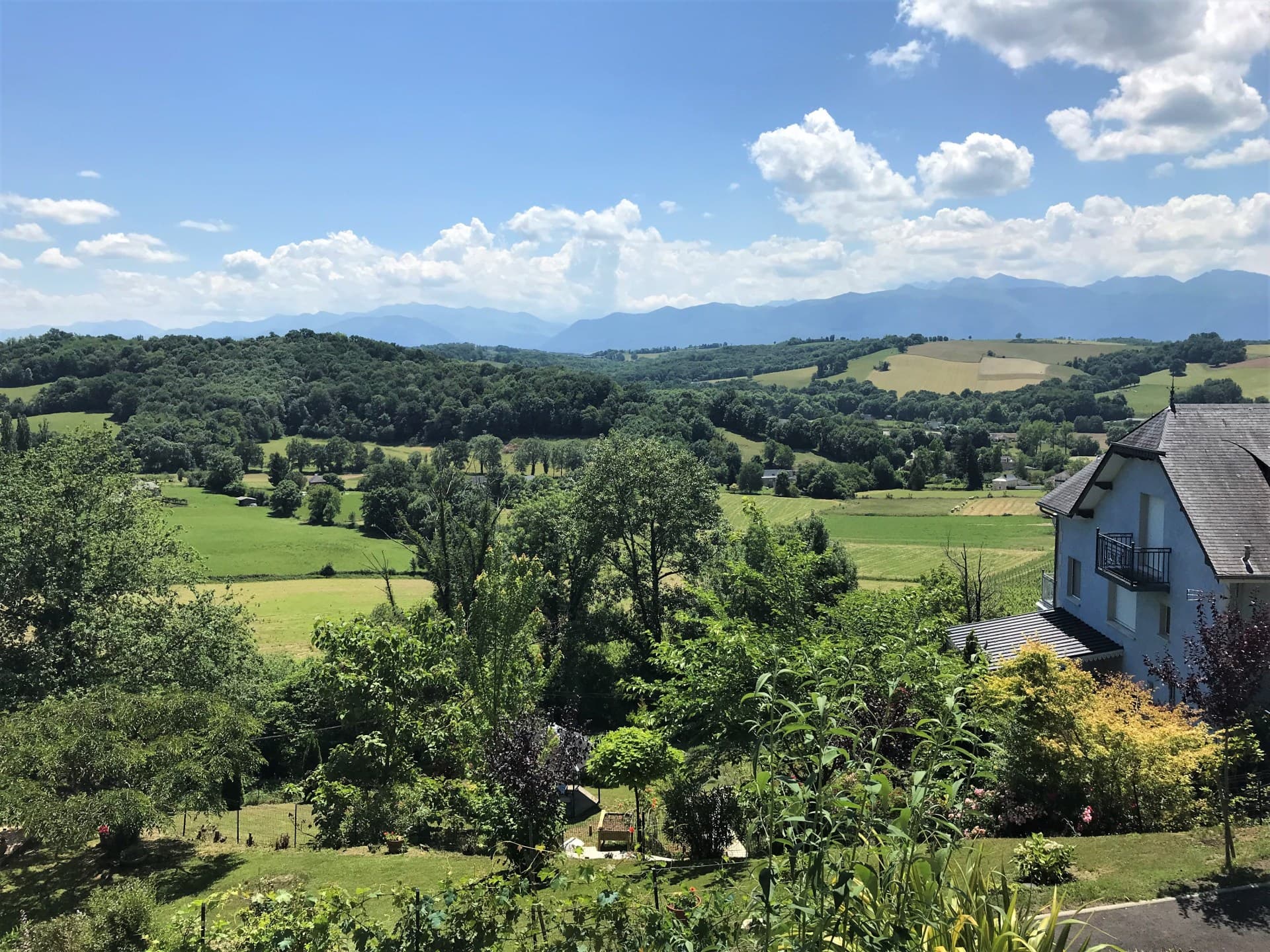 La maison bleue - Vue - ESTIALESCQ