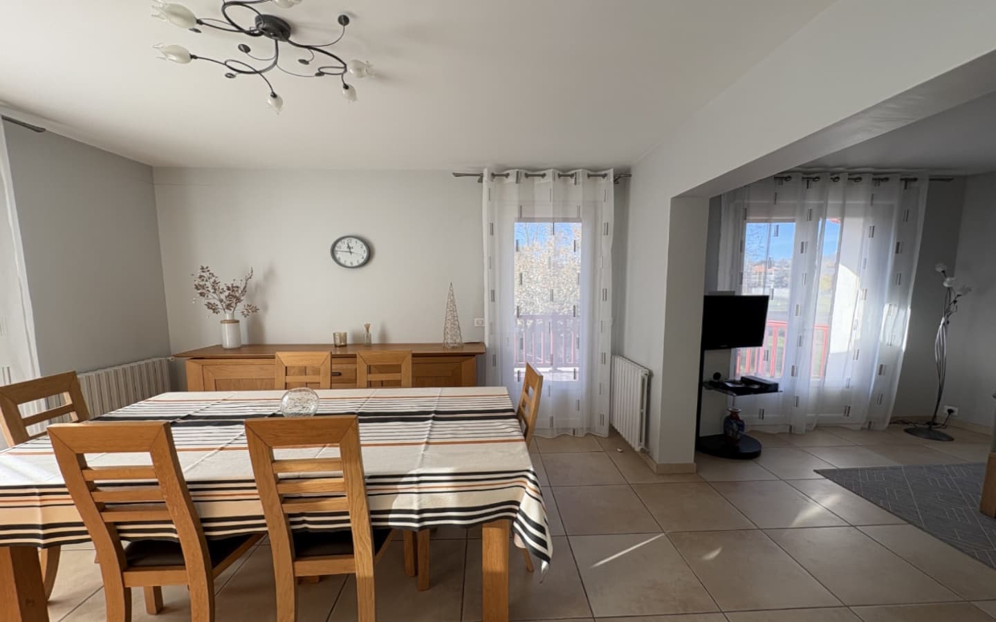 Lasai-salle-a-manger-et-salon-1440x900