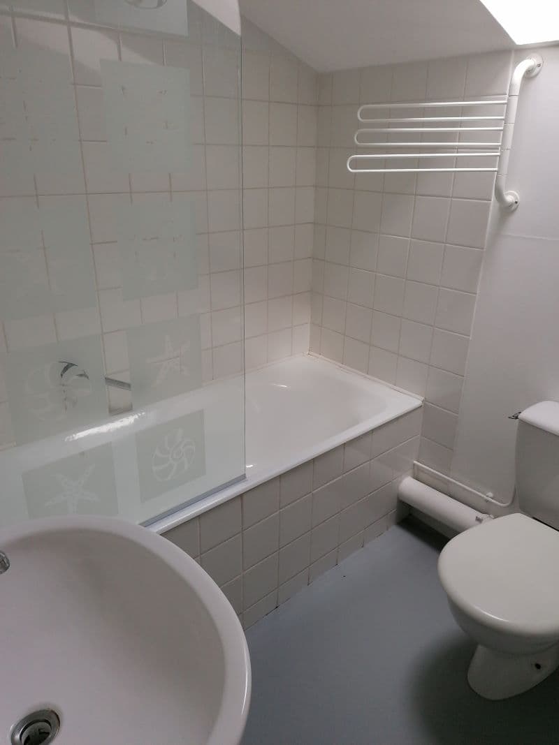 Le Tournesol Bathroom