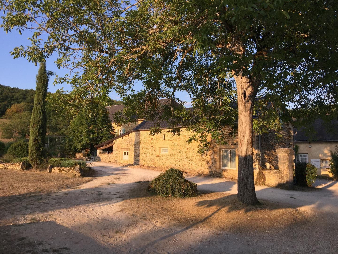 Le-domaine-des-crouquets-exterieur-3