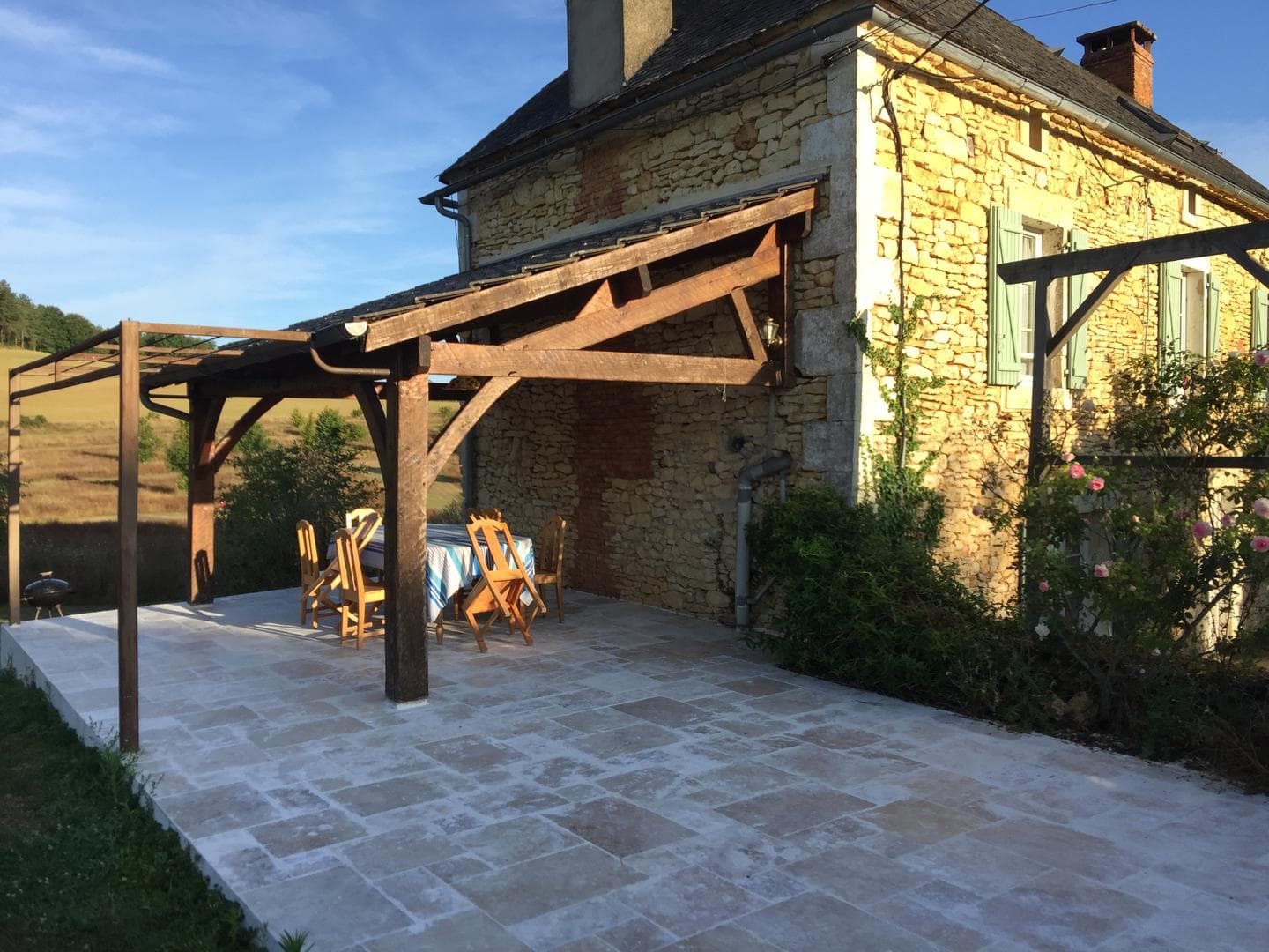 Le-domaine-des-crouquets-exterieur-gite-2
