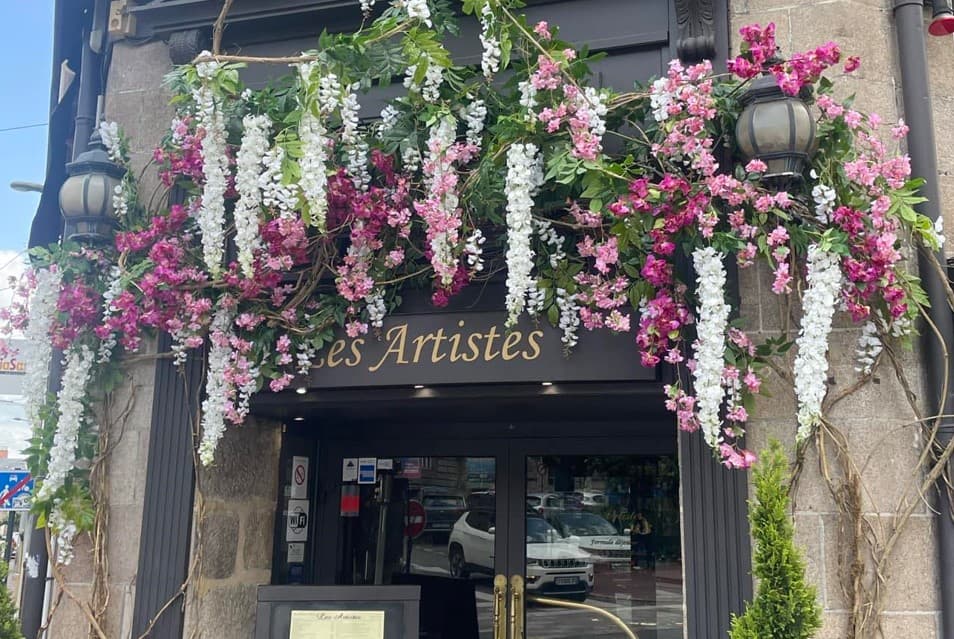 Les Artistes