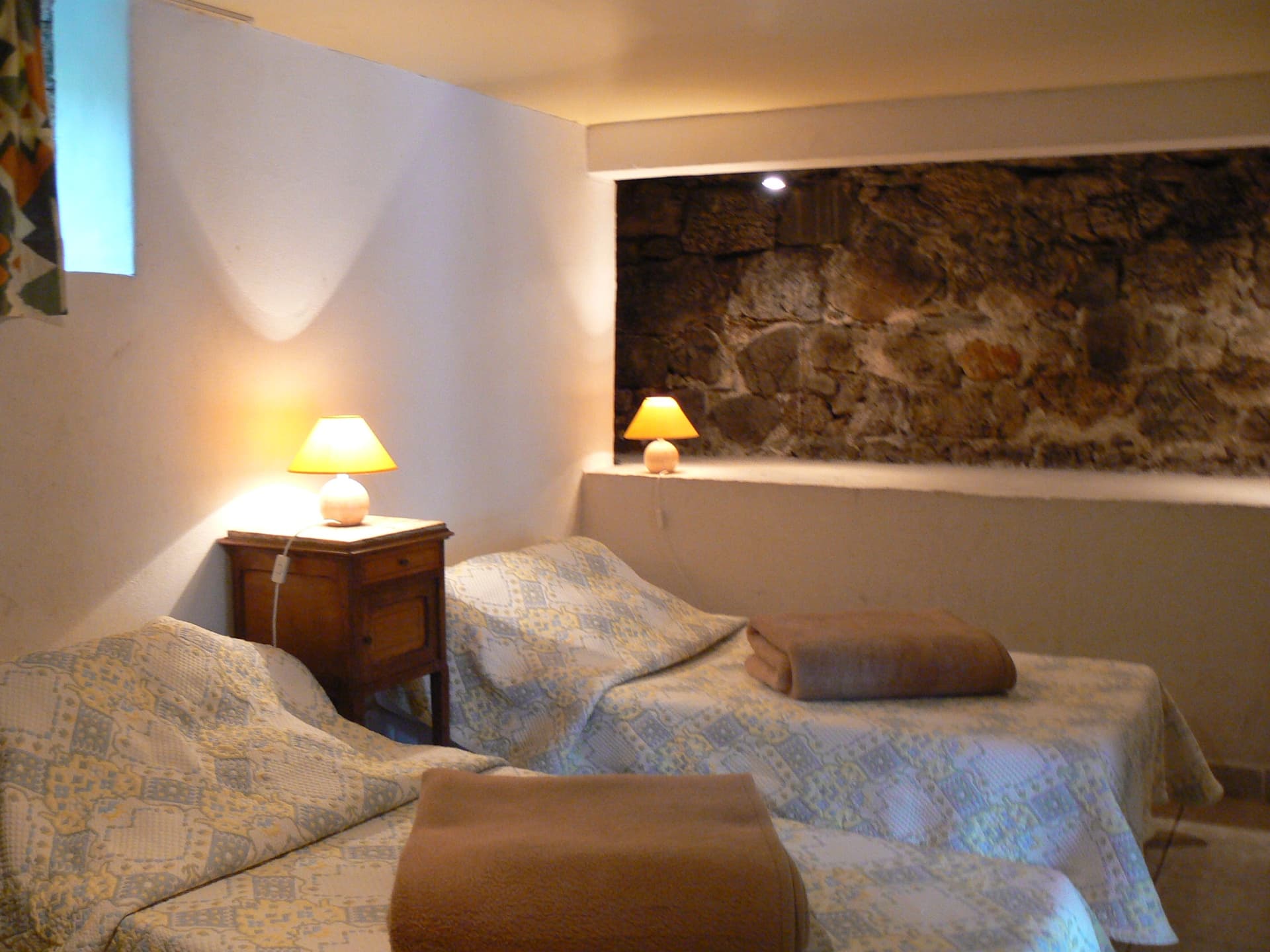 Les-Trois-Maisons-Gite-vert-Chambre-2
