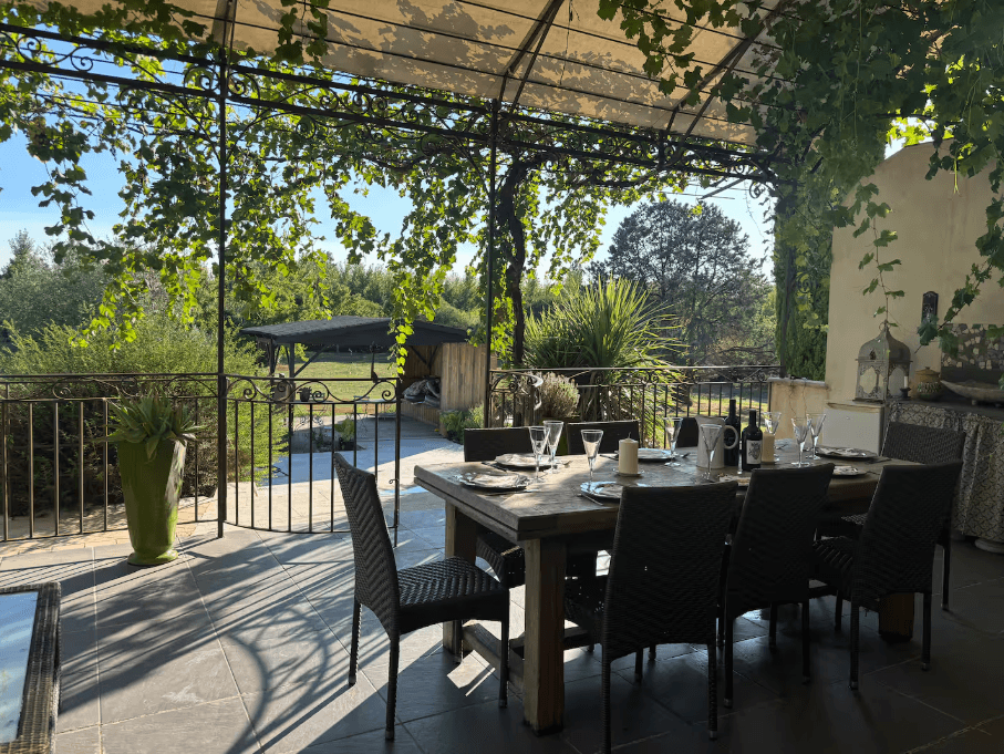 Les cavales Di Palma Duras cuisine extérieure2