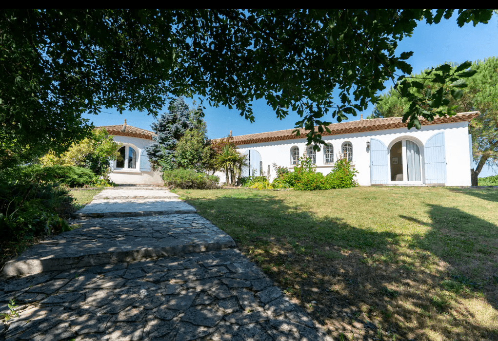 Les cavales Di Palma Duras façade