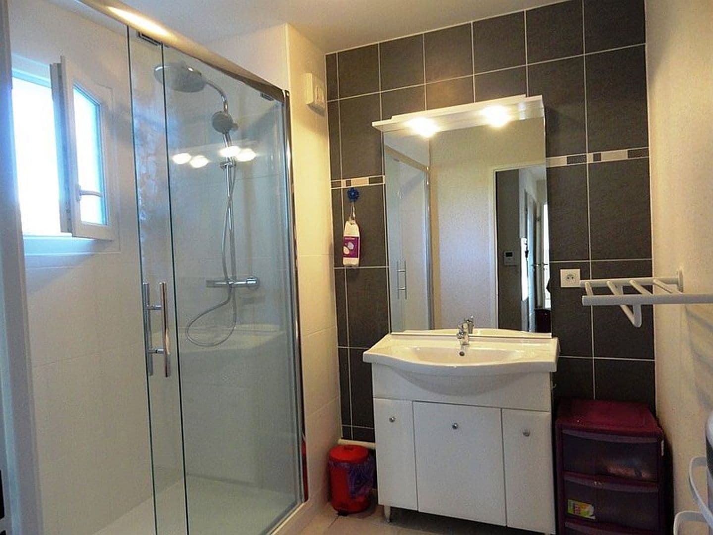 Location Charlet Evelyne - 12 - Douche - St Jean Pied de Port