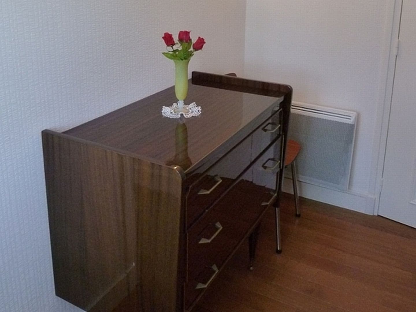 Location Etchegaray - Commode chambre lit simple - St Jean Pied de Port