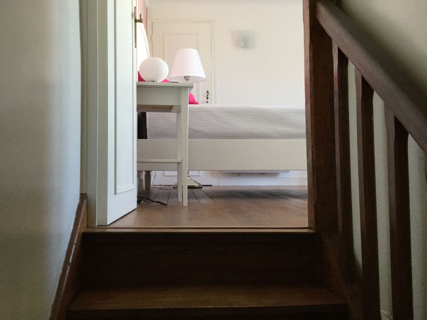 Location Etchegaray - Escalier vue chambre - St Jean Pied de Port