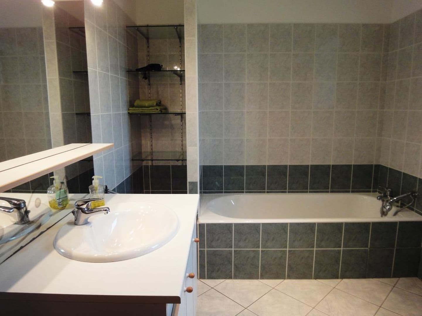 Location Gamieta - Salle de bain - St Jean Pied de Port