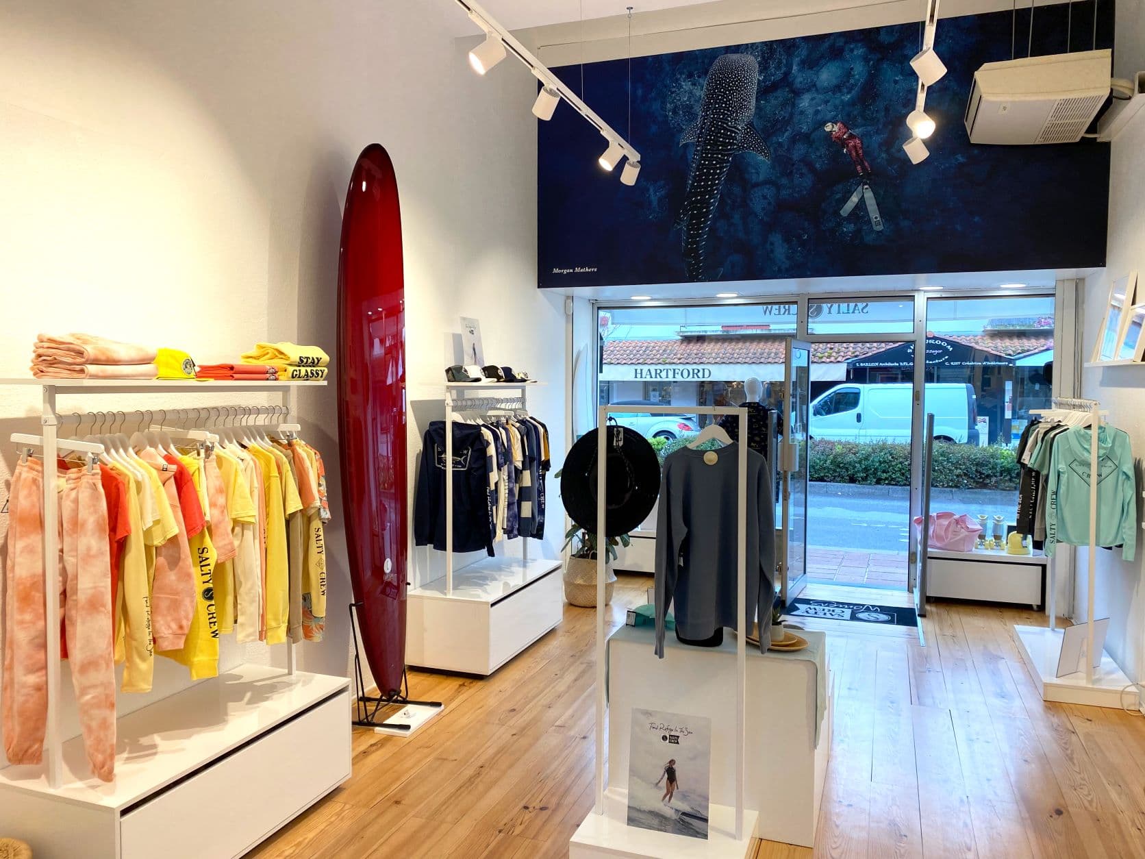 Magasin-SaltyCrewWomenHossegor-Intérieur (2)