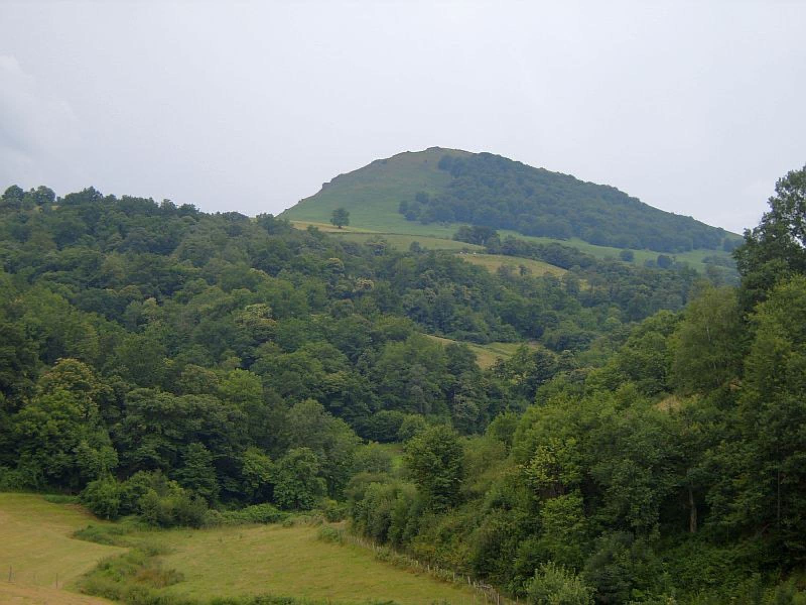 Maison Cherbero arriere vue montagne - St Etienne de Baigorry