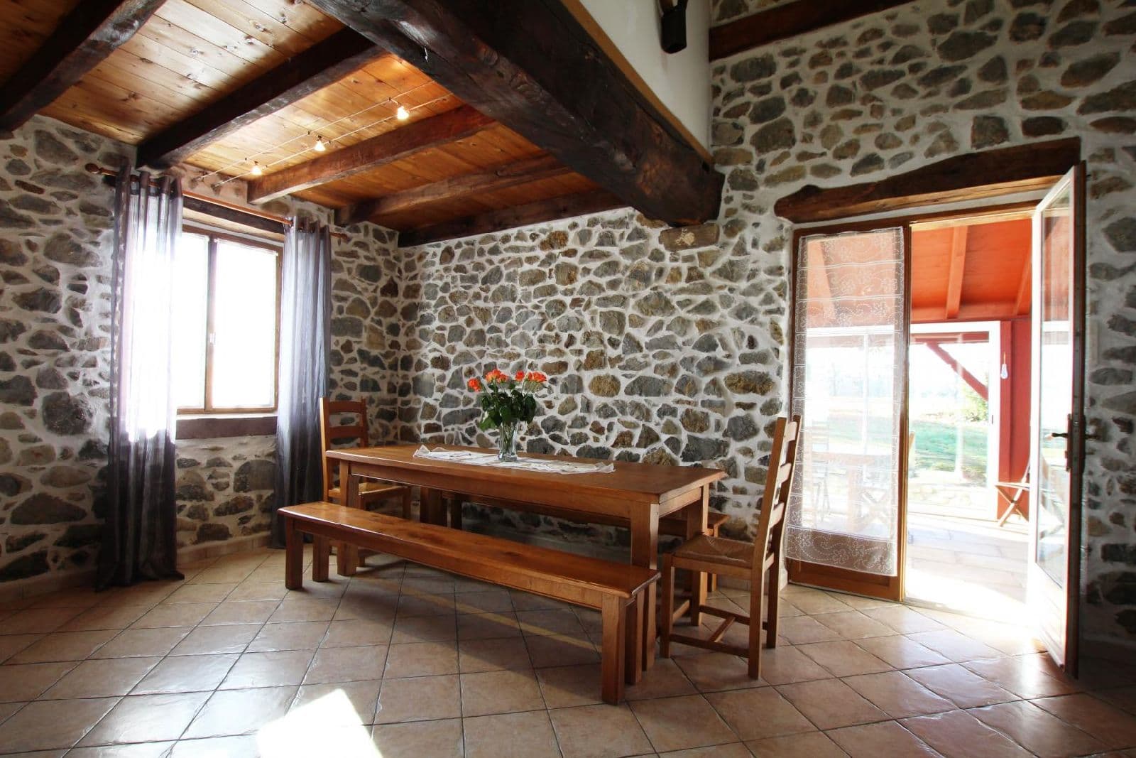 Maison Esponda espace salle a manger - St Jean Le Vieux