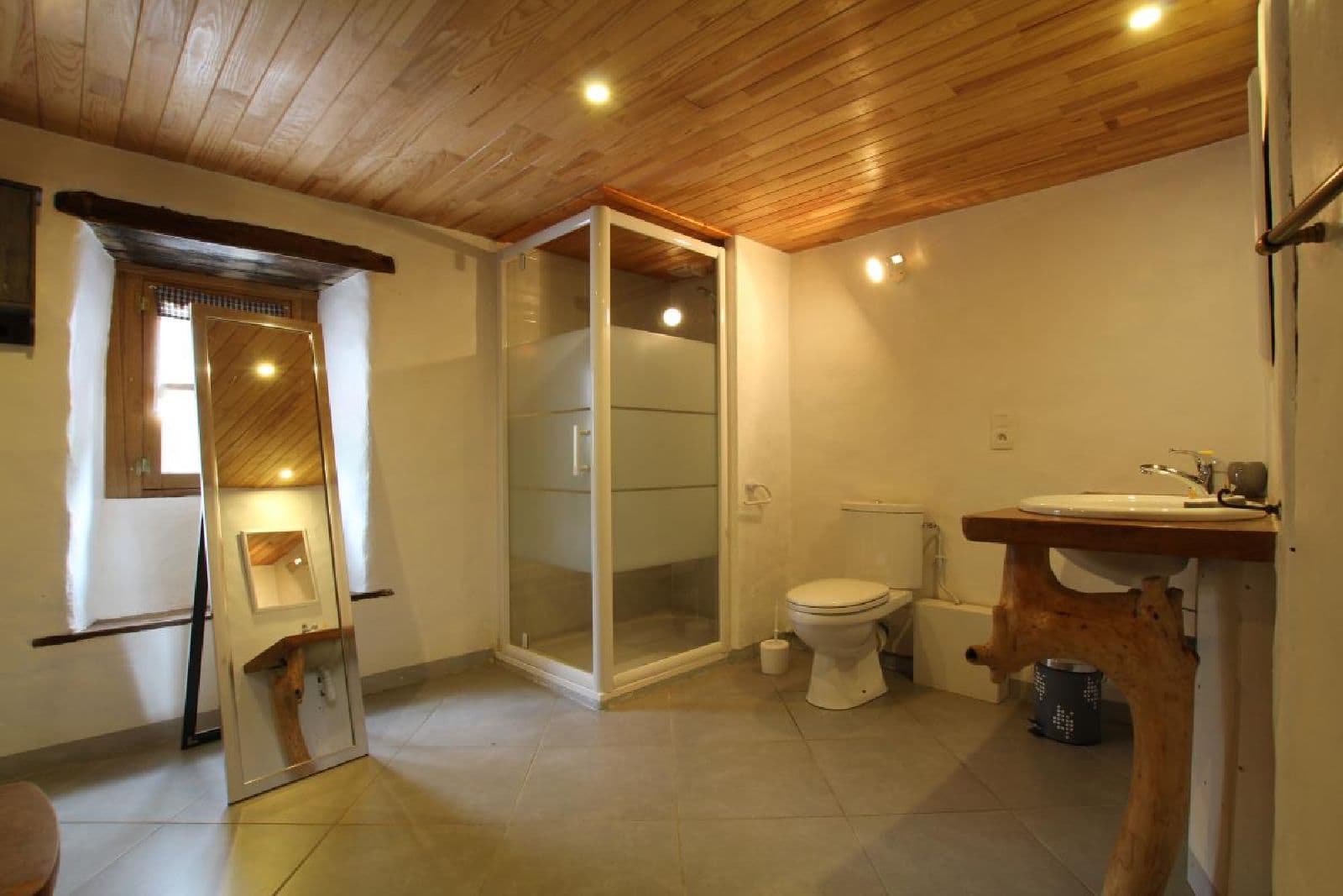 Maison Ithurreria salle de douche - Banca