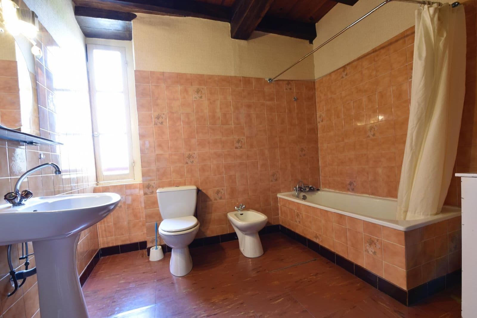 Maison Laxague-Bararry salle de bain - St Etienne de Baigorry