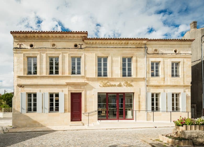 Maison-du-vin-de-Saint-Estephe-1-780x560