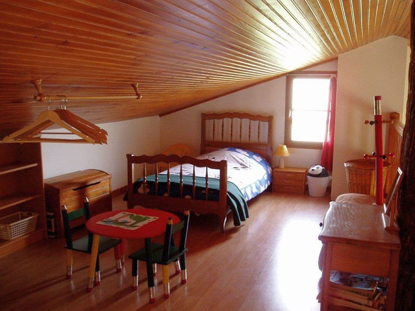 Maisonnette-camino-lit-mezzanine-st jean le vieux