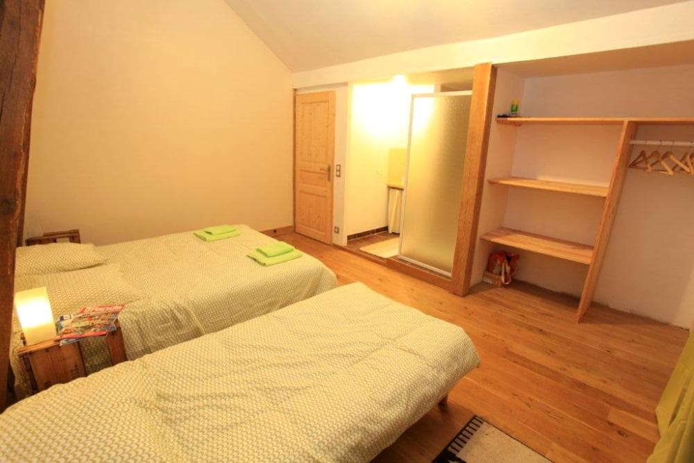 MeubléDUVINAGE-LaChapelleStGeraud_chambre2bis_12