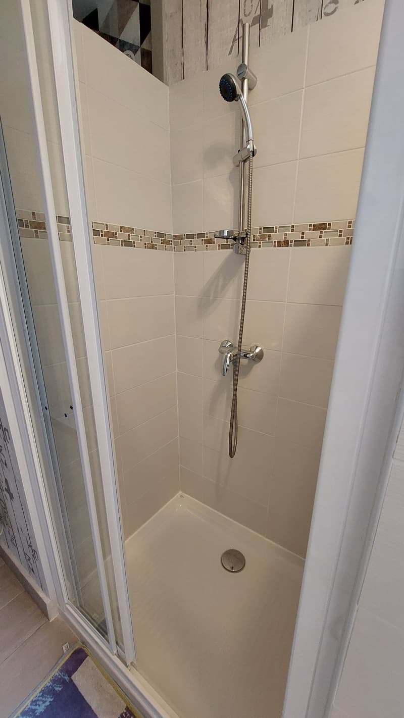 N° 4 _140847 Douche