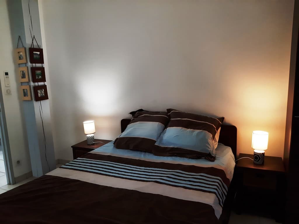Noyer Maison du meunier - chambre1 près séjour