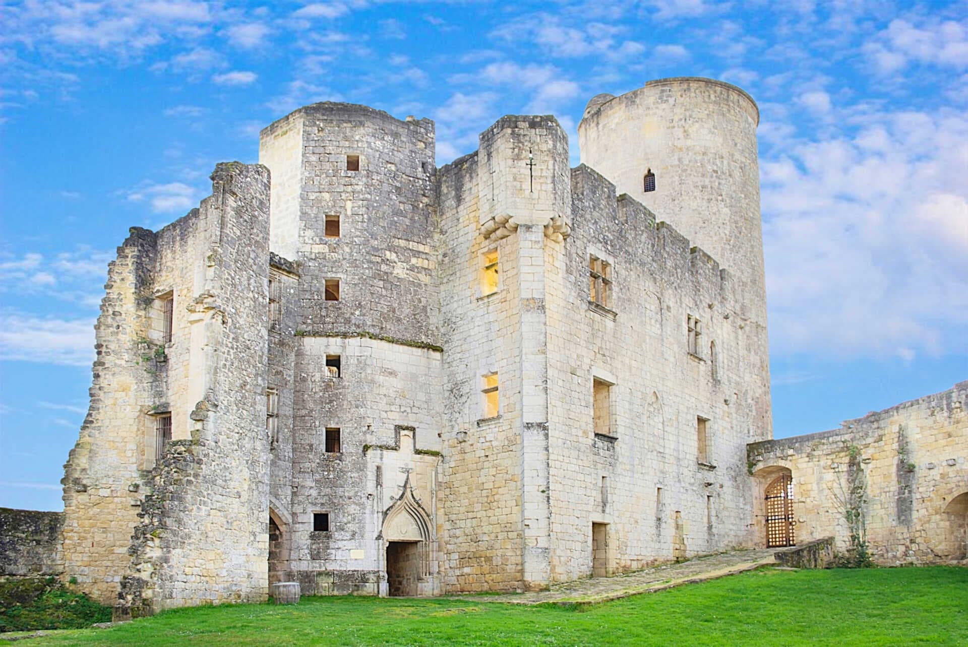 Vue depuis la haute cour du Château de Rauzan