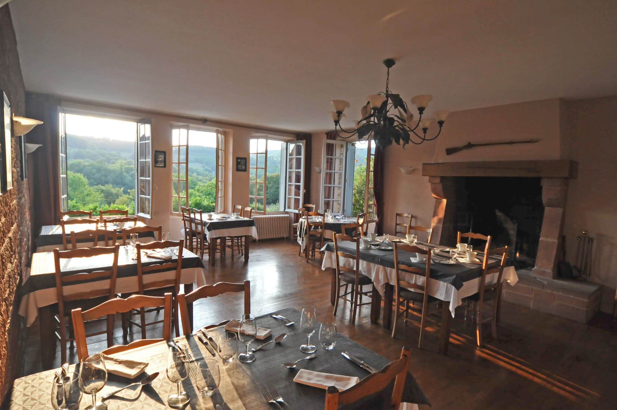 Restaurant Salle 2 - Relais Saint Jacques - Collonges-la-Rouge_9