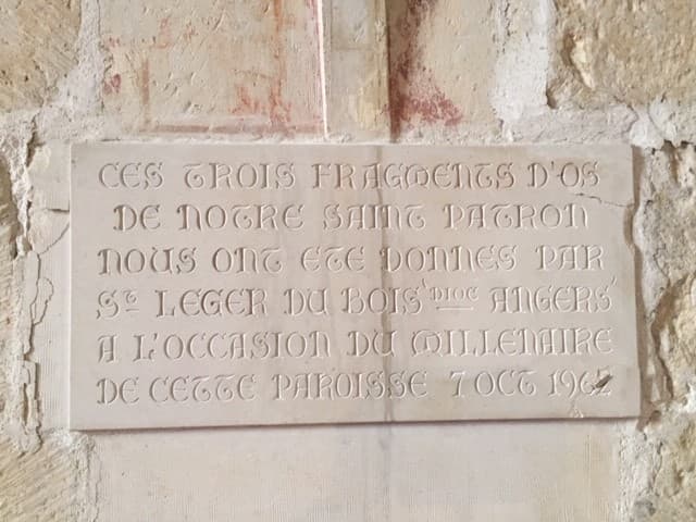 La plaque commémorative du reliquaire de saint Léger