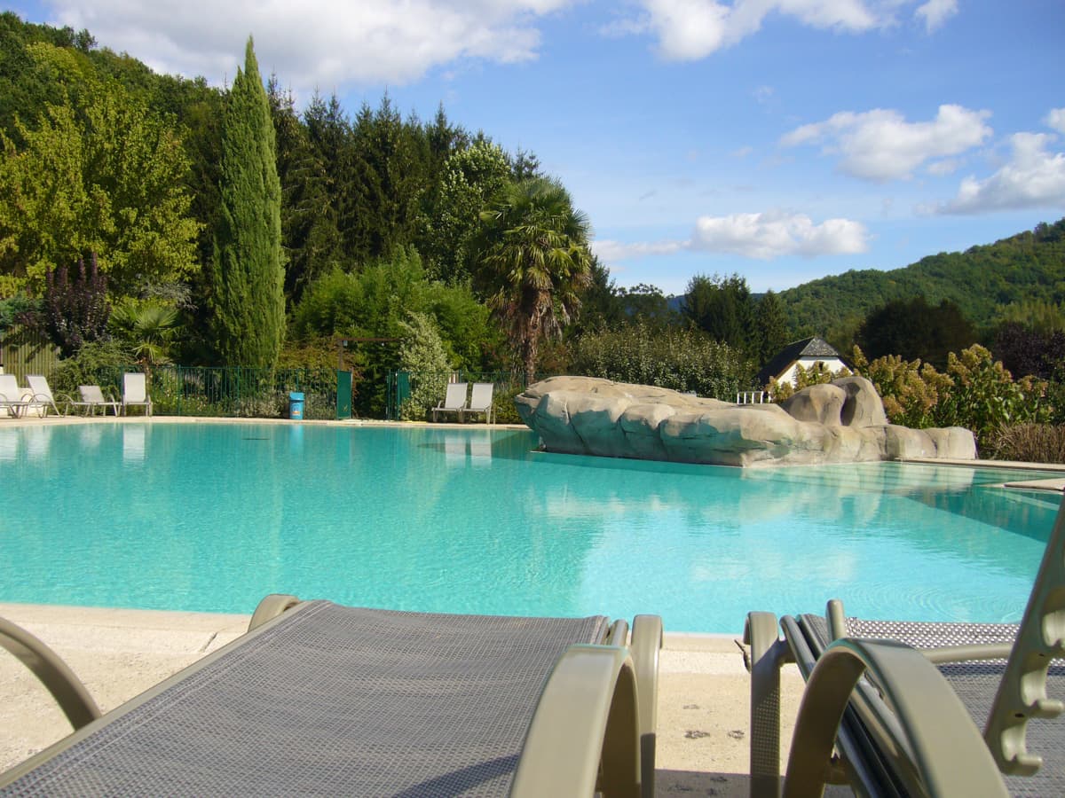 Piscine chauffée - Camping le Vaurette - Argentat - Valle´e de la Dordogne_8