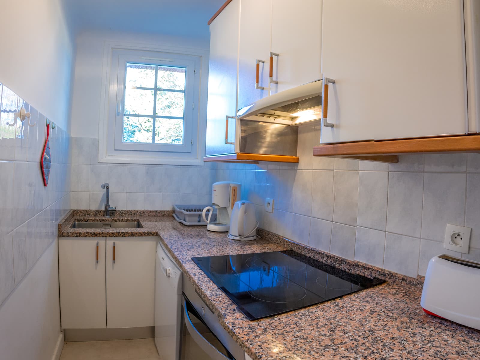 Pays Basque Hendaye Plage T3 appartement 4 à 5 personnes locations de vacances bord de mer Lidwine Goélands cuisine Hendaye Tourisme