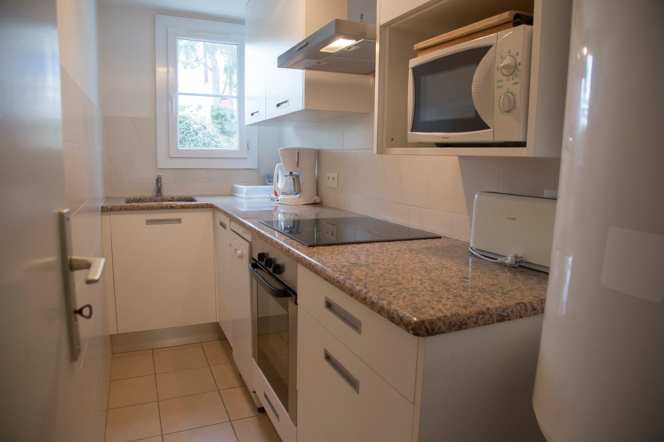 Pays Basque Hendaye Plage T3 appartement 4 à 5 personnes locations de vacances bord de mer Lidwine Goélands cuisine Hendaye Tourisme (3)