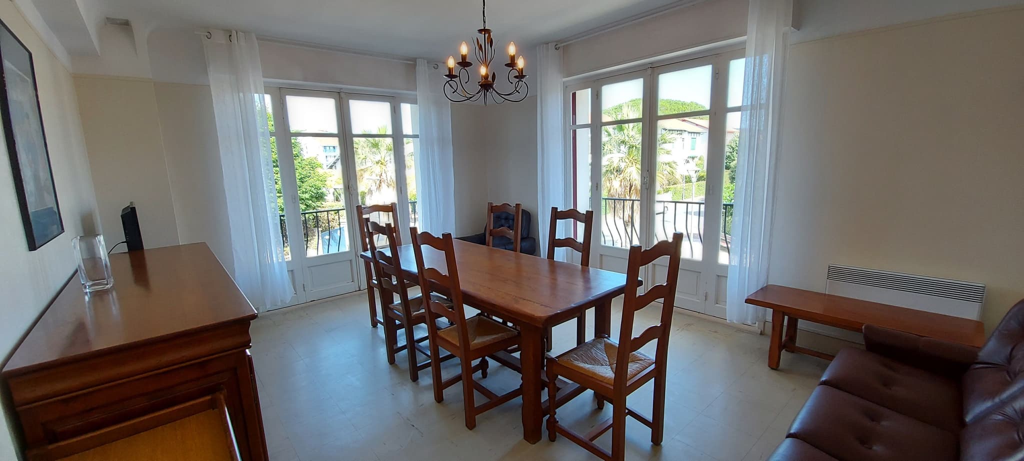 Pays Basque Hendaye Plage T4 appartement 6 à 7 personnes locations de vacances bord de mer Marthje Oliviers sejour 2 Hendaye Tourisme