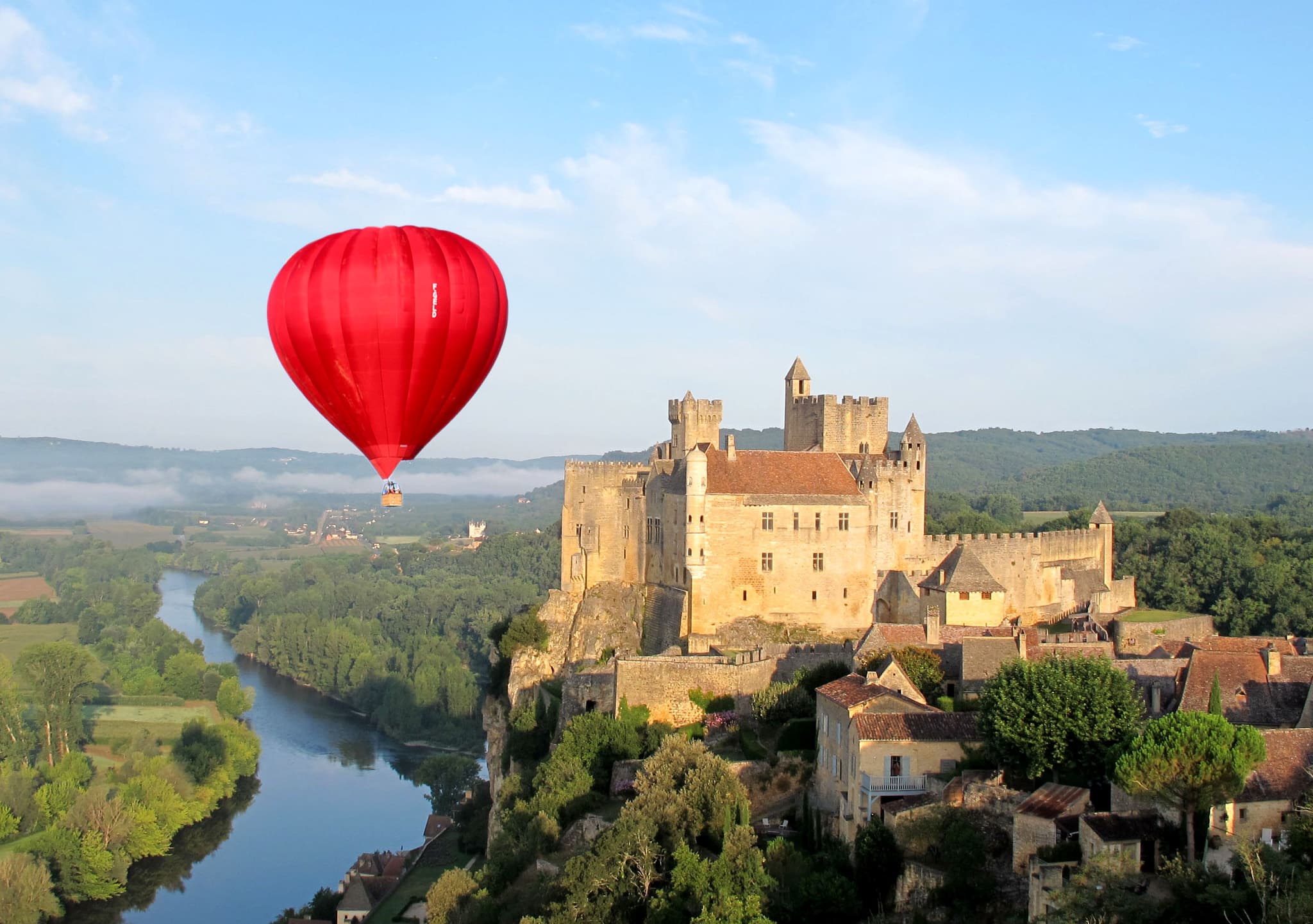 Photo-principale-motgolfiere-et-chateaux