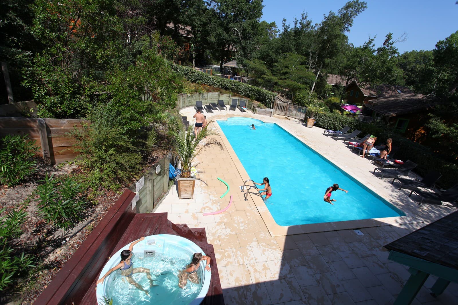 Piscine chauffée et spa