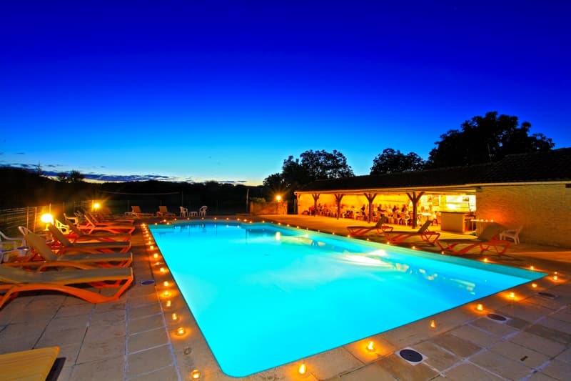 Piscine la nuit redim site et sirta