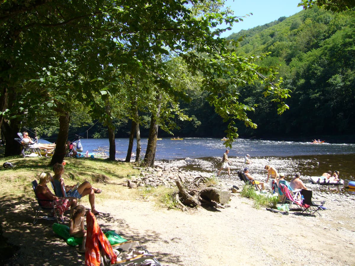 Plage du camping - Camping le Vaurette - Argentat - Valle´e de la Dordogne_6