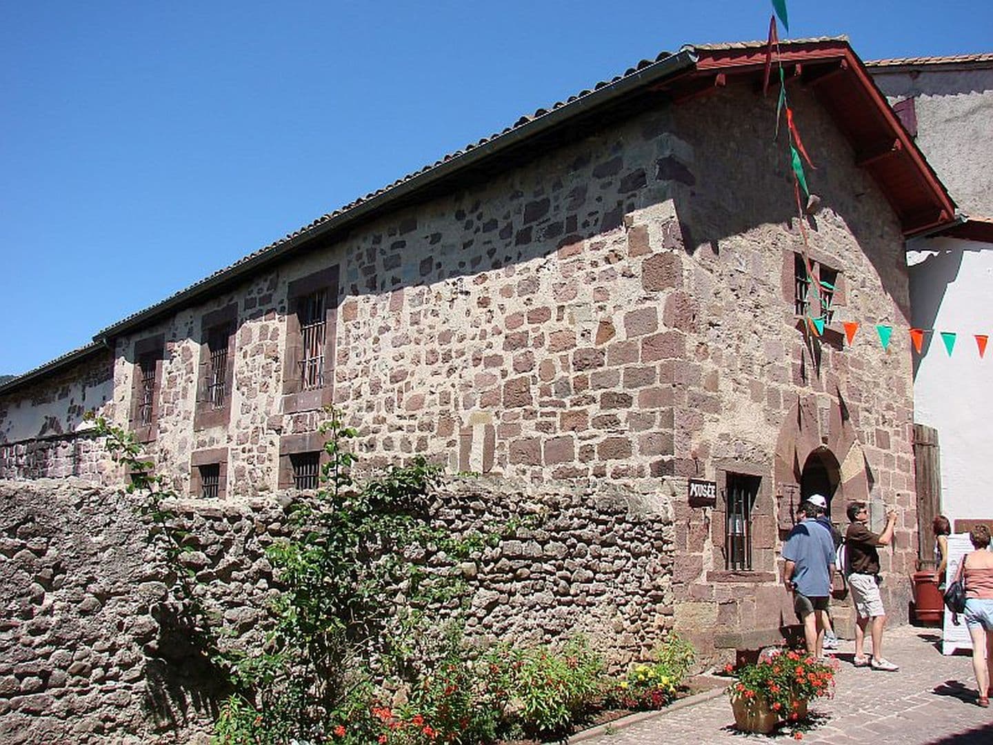 Prison des Evêques - façade rue citadelle