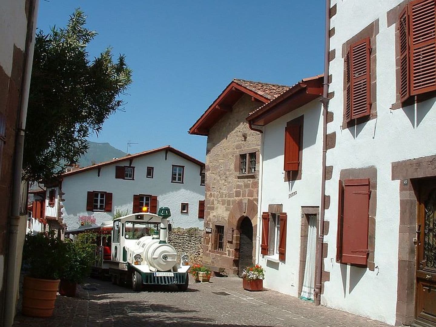 Prison des Evêques - petit train touristique