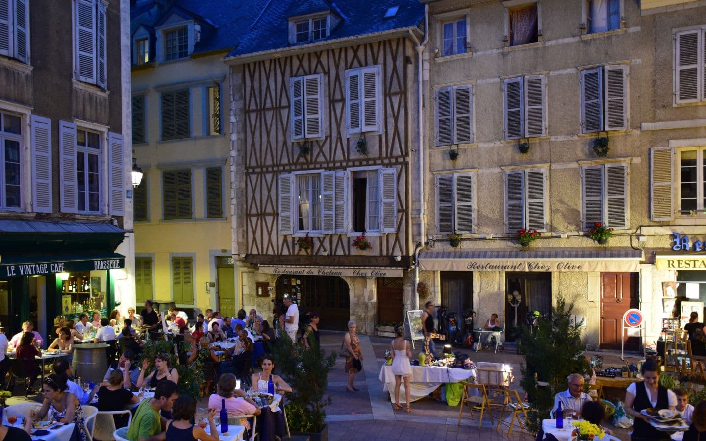 Le quartier du château de pau le soir