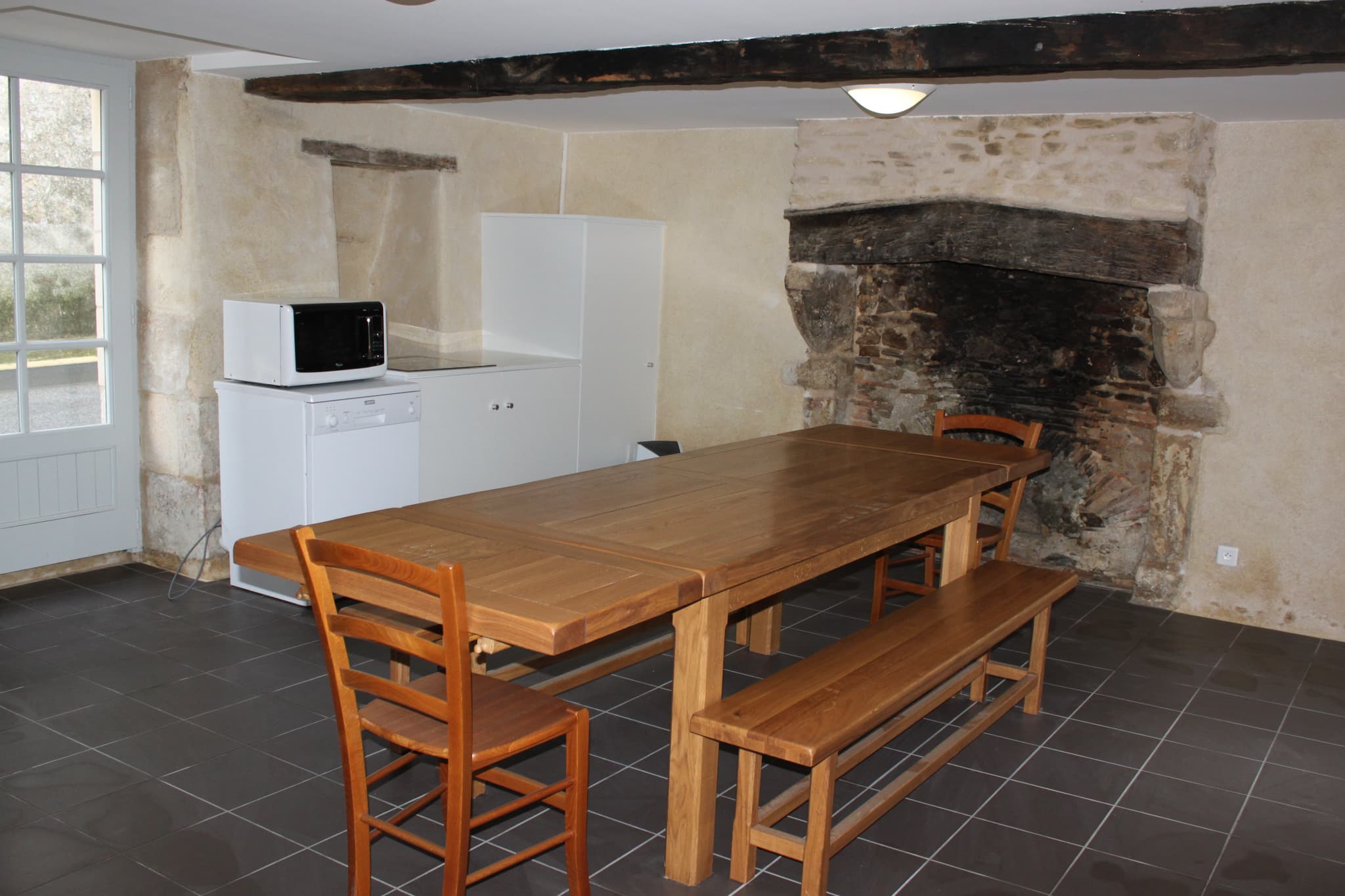 Relais-de-la-Tour---Coin-restauration