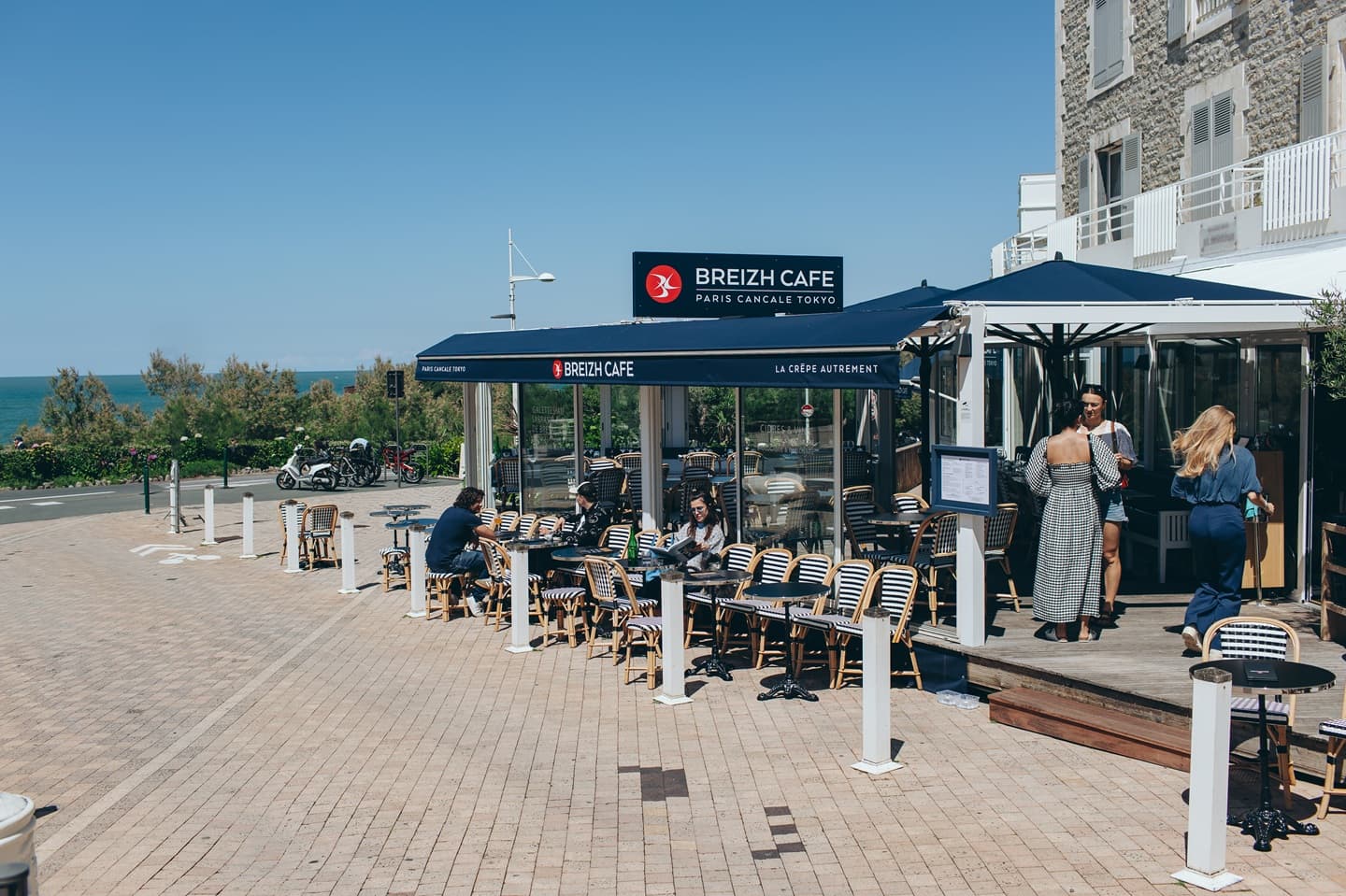 Restaurant Breizh Café avec la terrasse ensoleillée