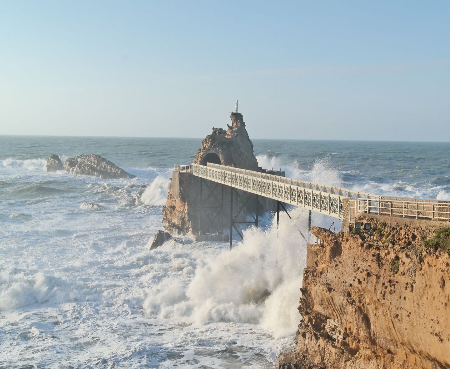 Rocher de la Vierge- Biarritz - Jour de forte houle