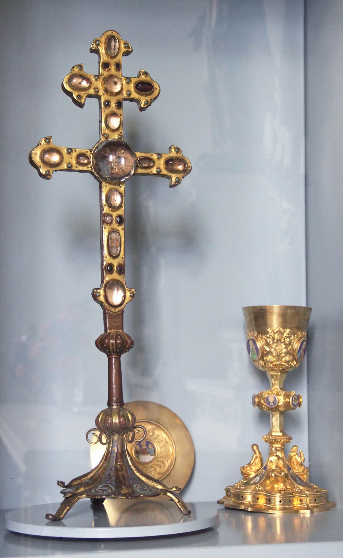 Eglise Saint-Priest - Croix reliquaire processionnelle