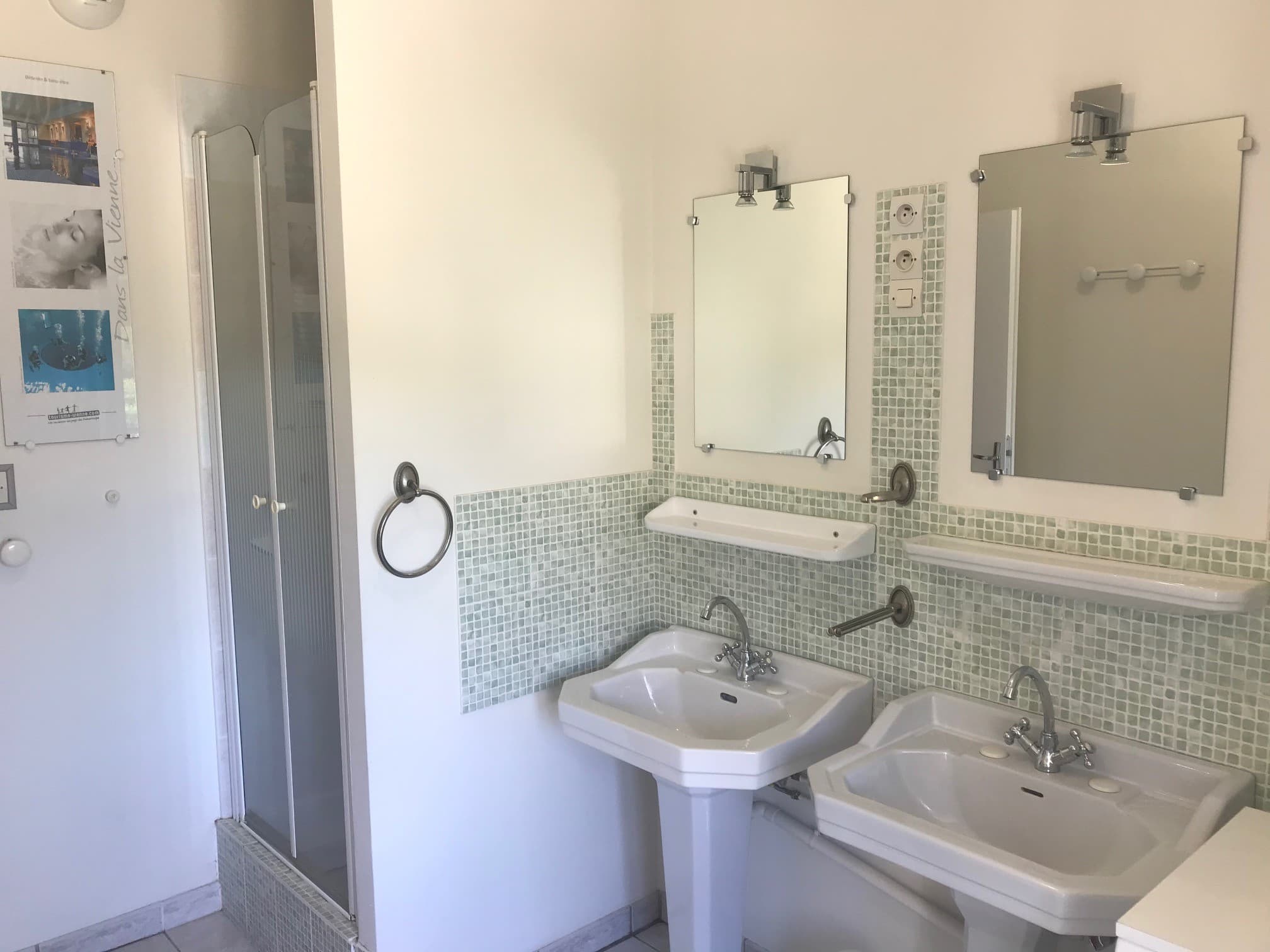 SALLE DE BAIN GITE