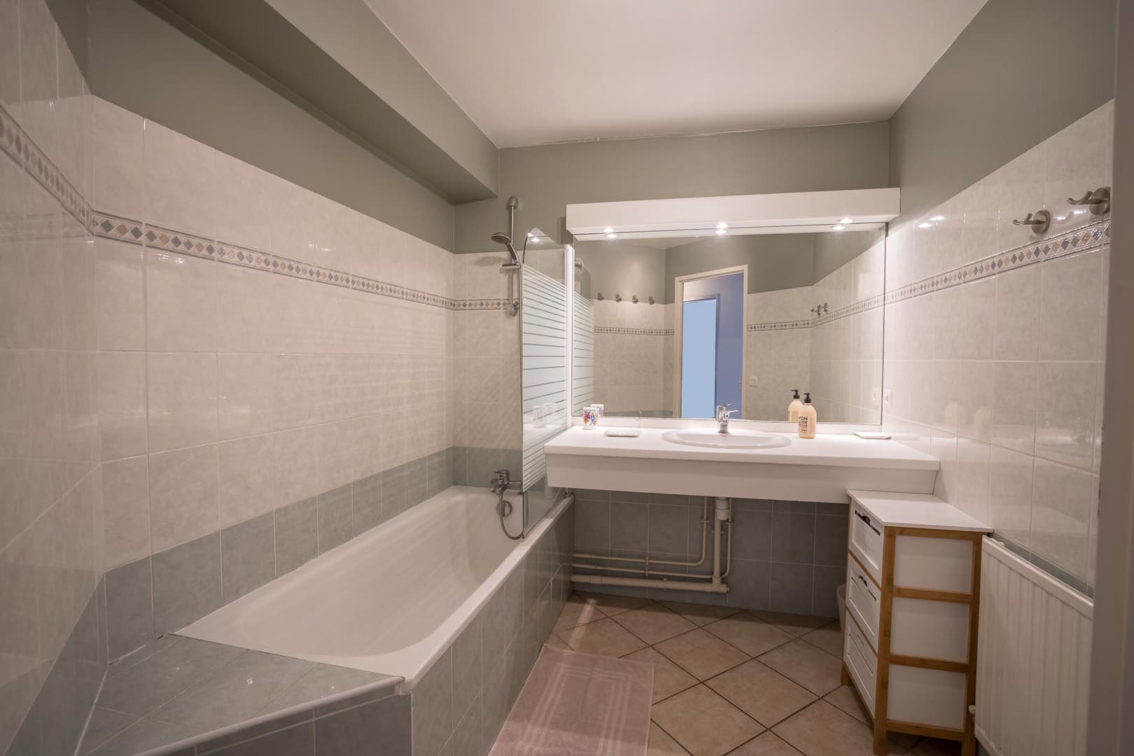 APPARTEMENT AMITIÉS