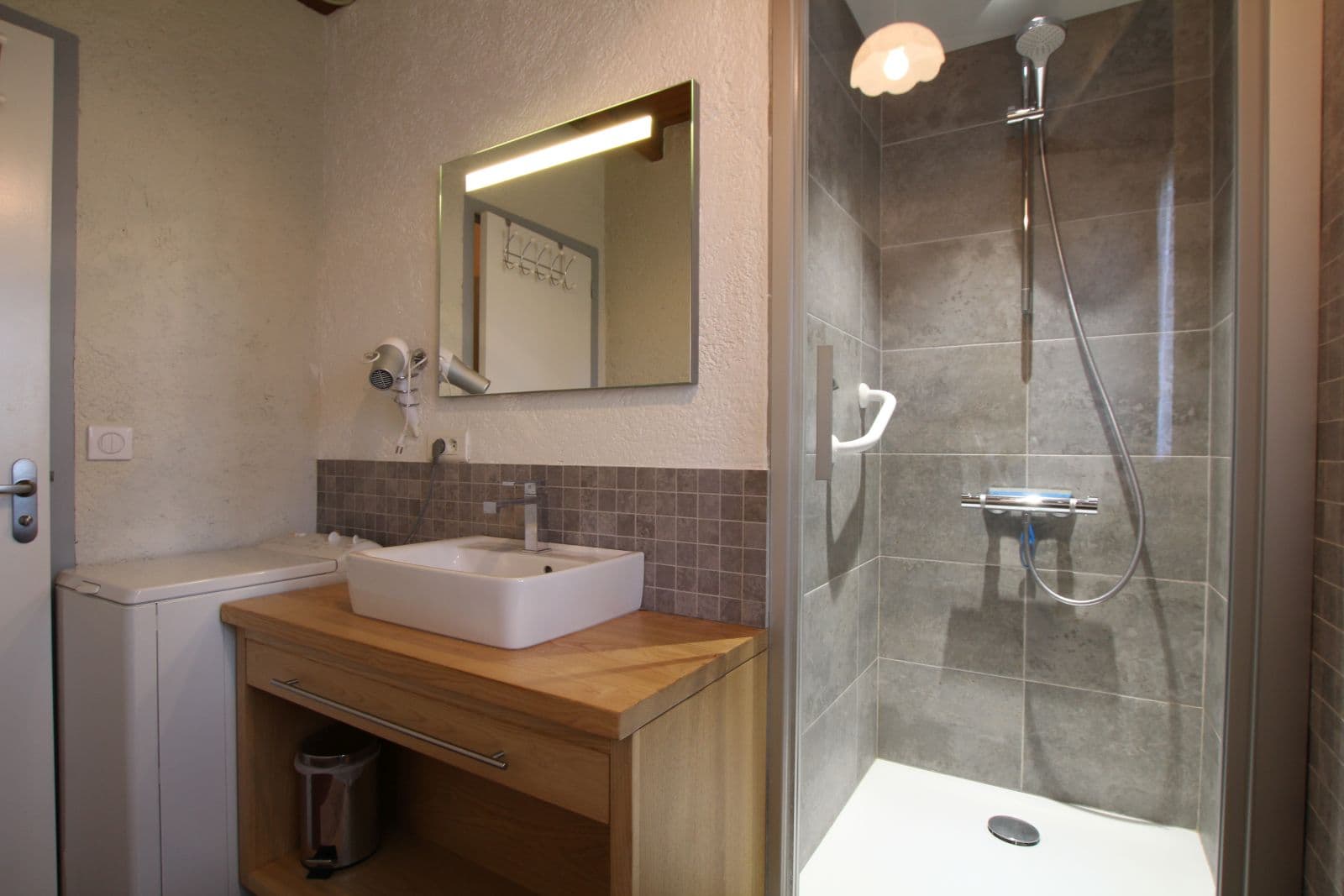 Salle d'eau rez-de-chaussée