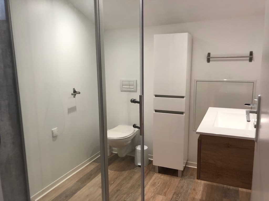 Salle de bain n°2 étage Maison Bordenave ©OTC