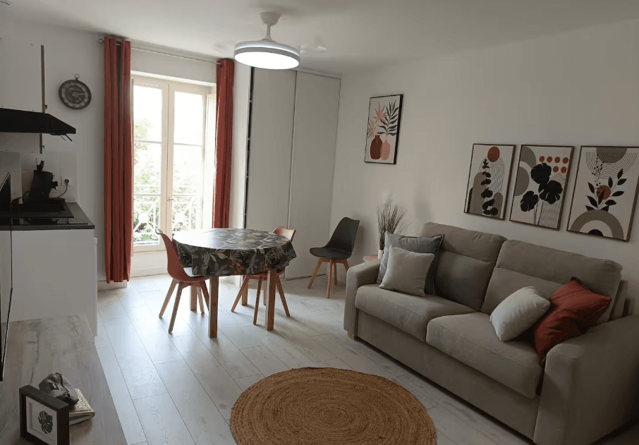 Studio Arbaletriers Duras Vaslier Salon canapé table