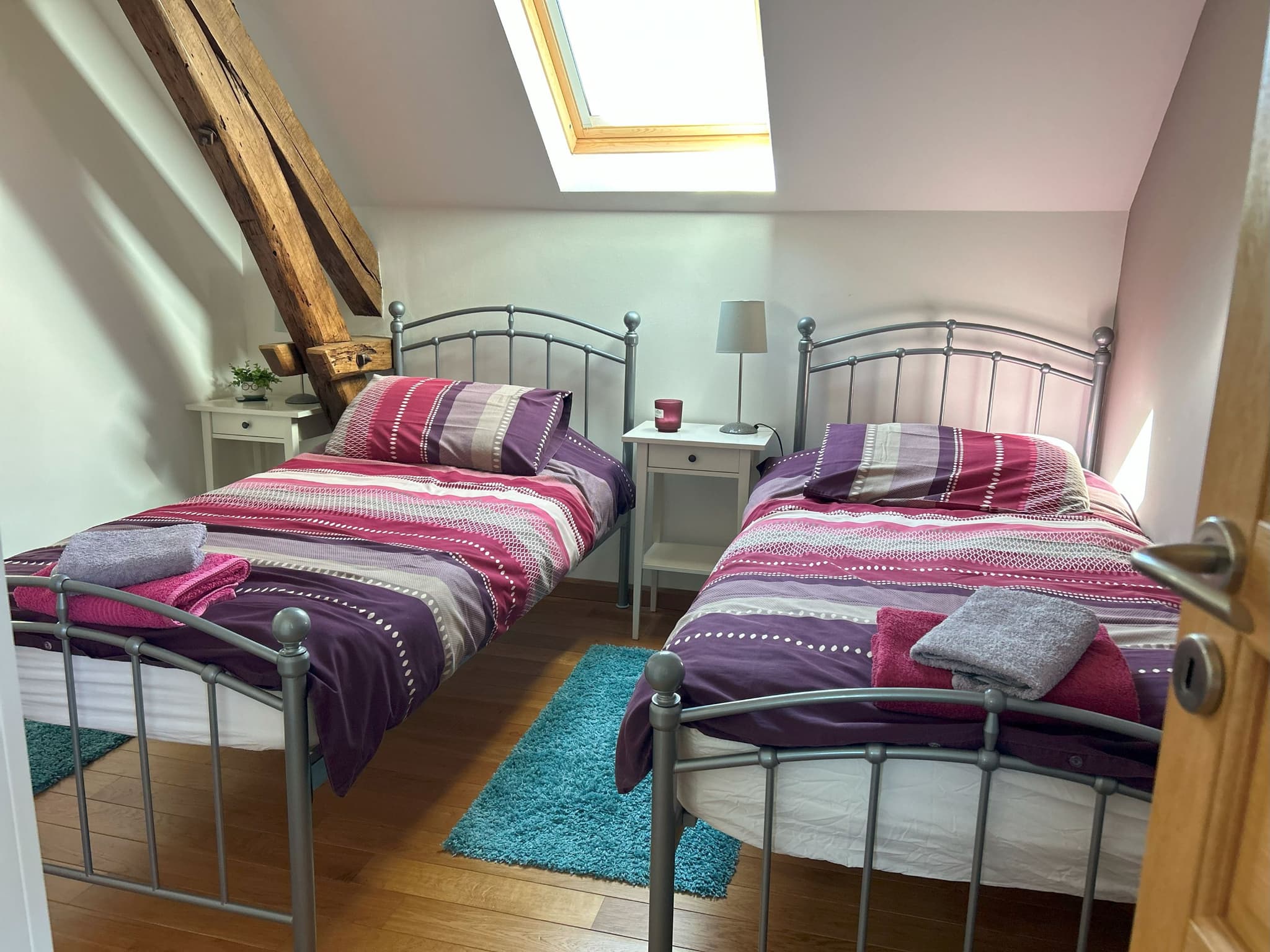 Suite familiale chambre lits jumeaux - Villas Leypinas © L Golfier
