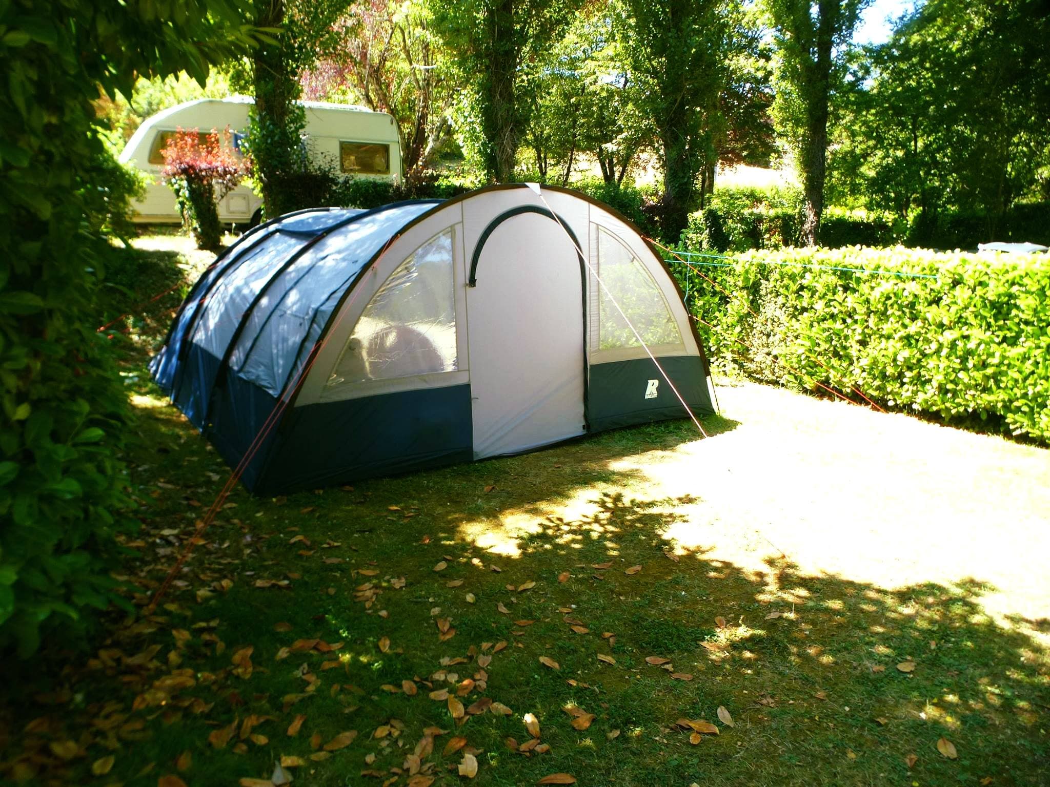Tente équipée - CAMPING PARADIS LE CÉOU 15